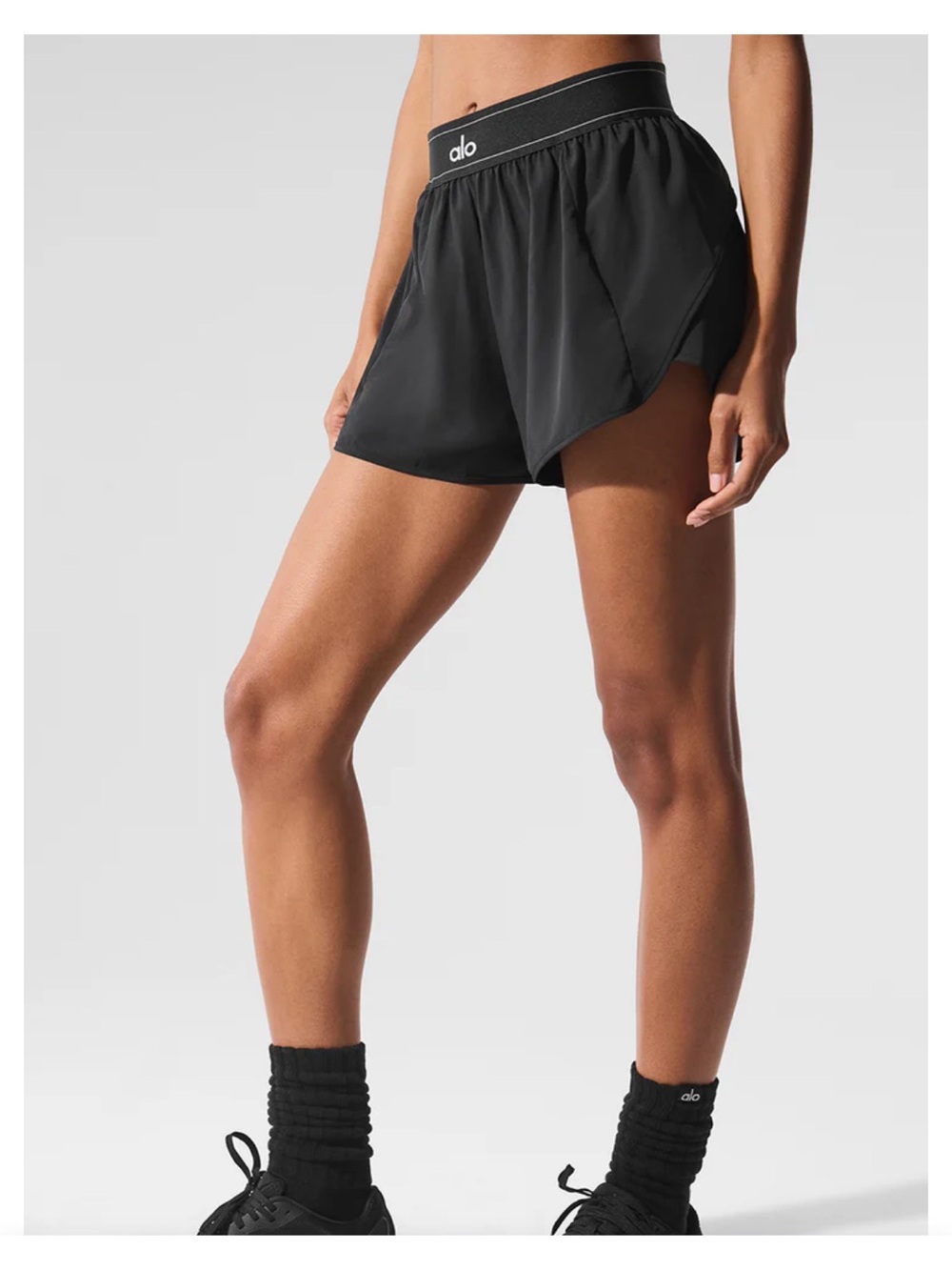 NWT Alo Yoga Match Point Short - Picture 4 of 7